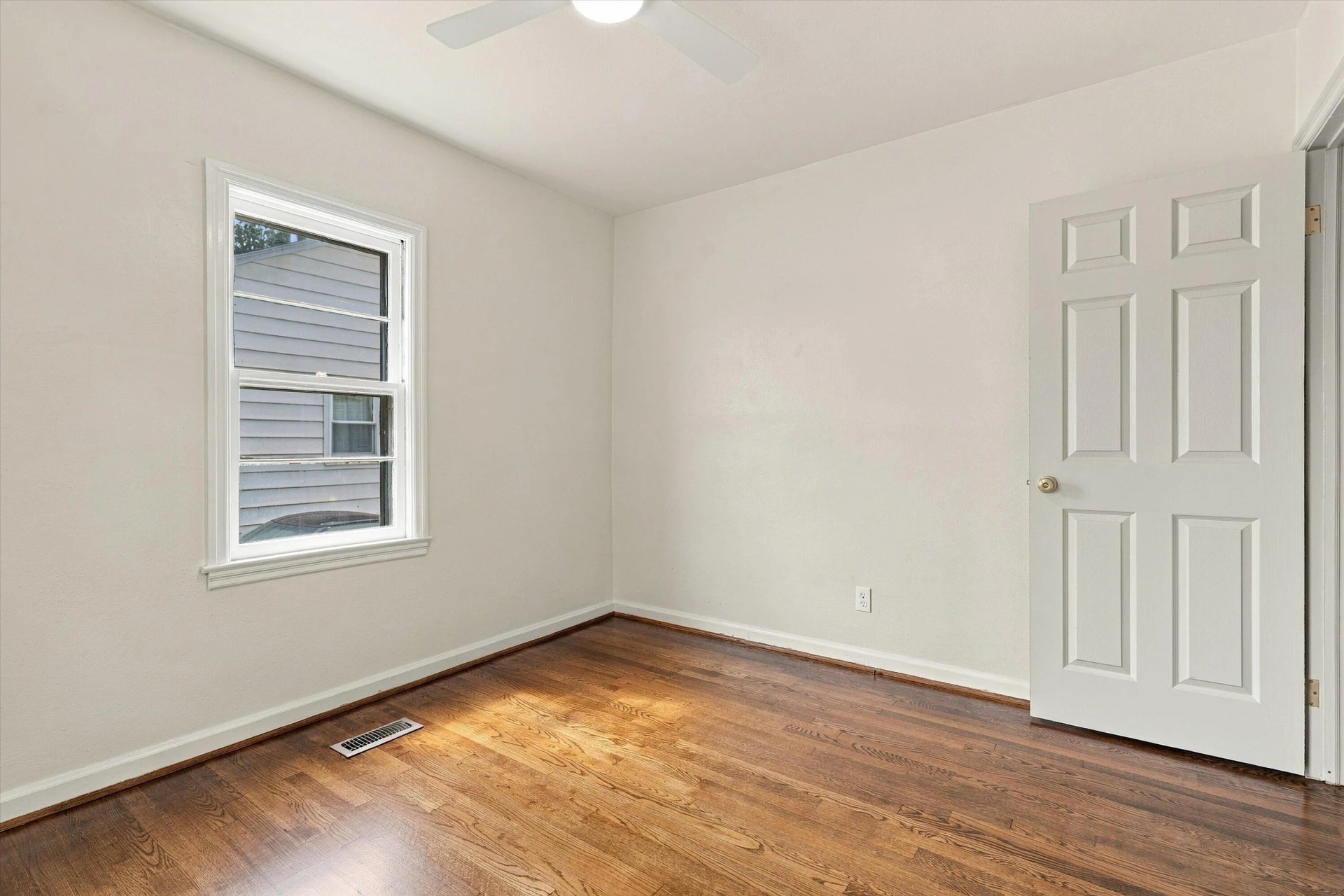 3219 Yardley DR NW - Photo 21