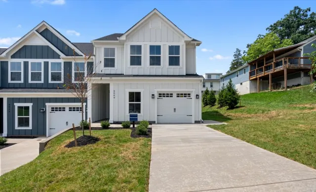 105 Medmont CIR SW