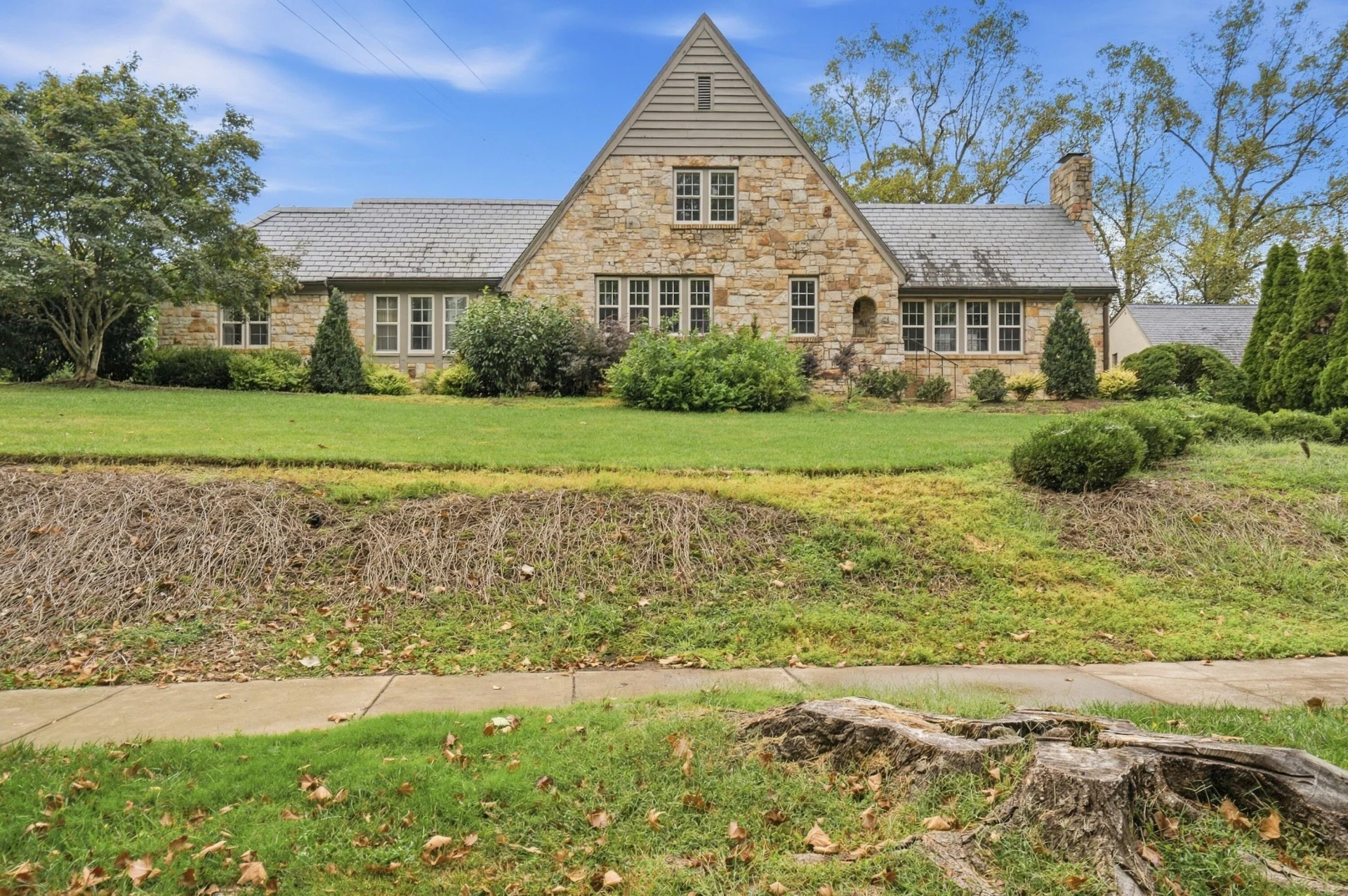 3227 White Oak RD SW