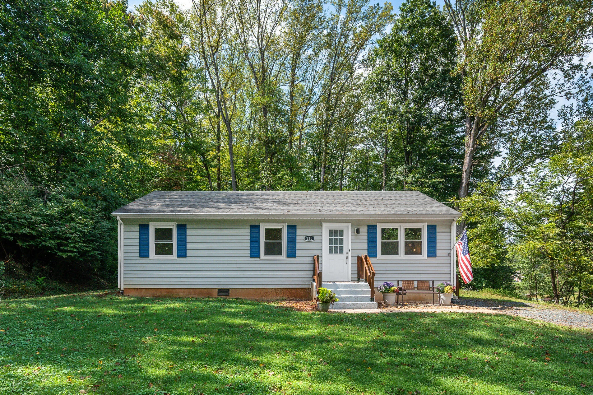 120 Willow LN