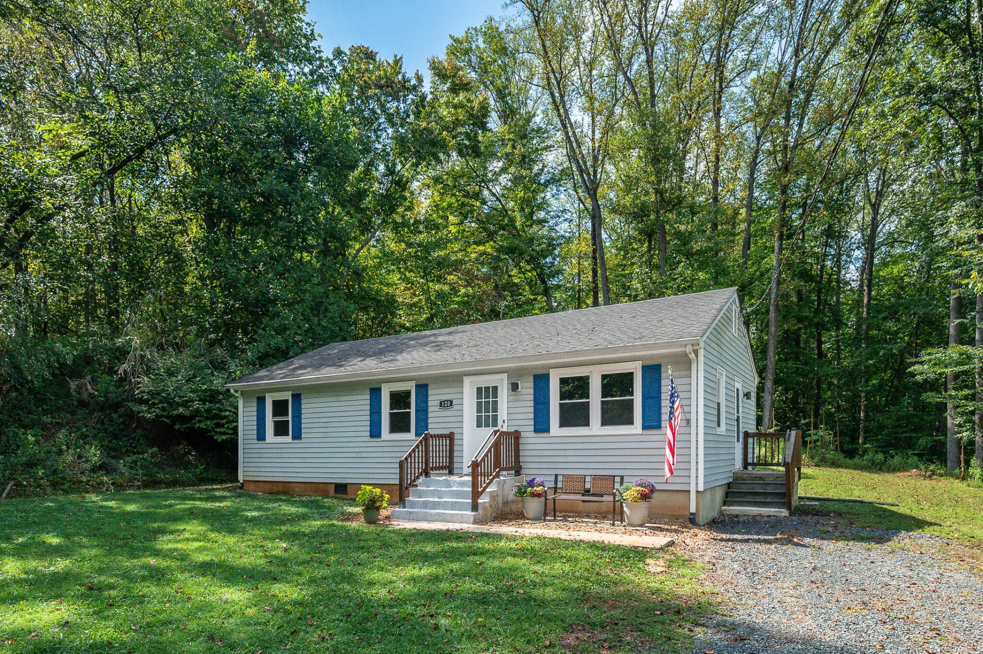 120 Willow LN - Photo 2