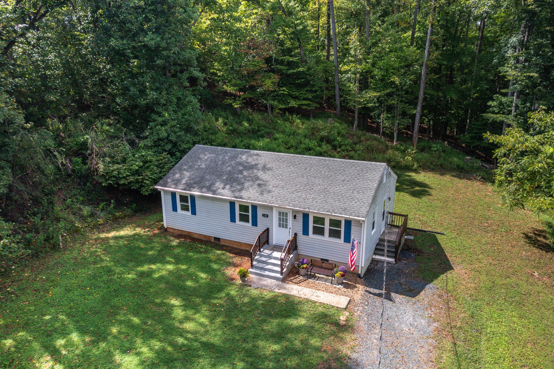 120 Willow LN - Photo 4