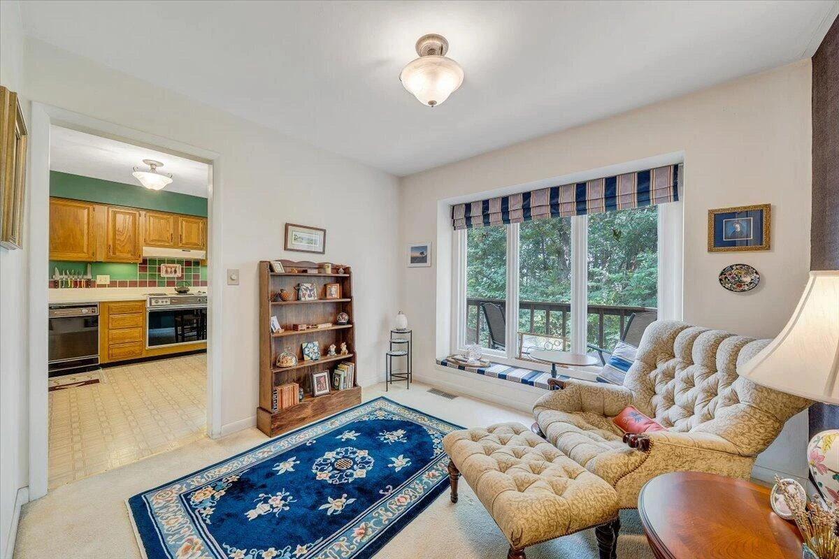 3512 Stonehenge SQ - Photo 8
