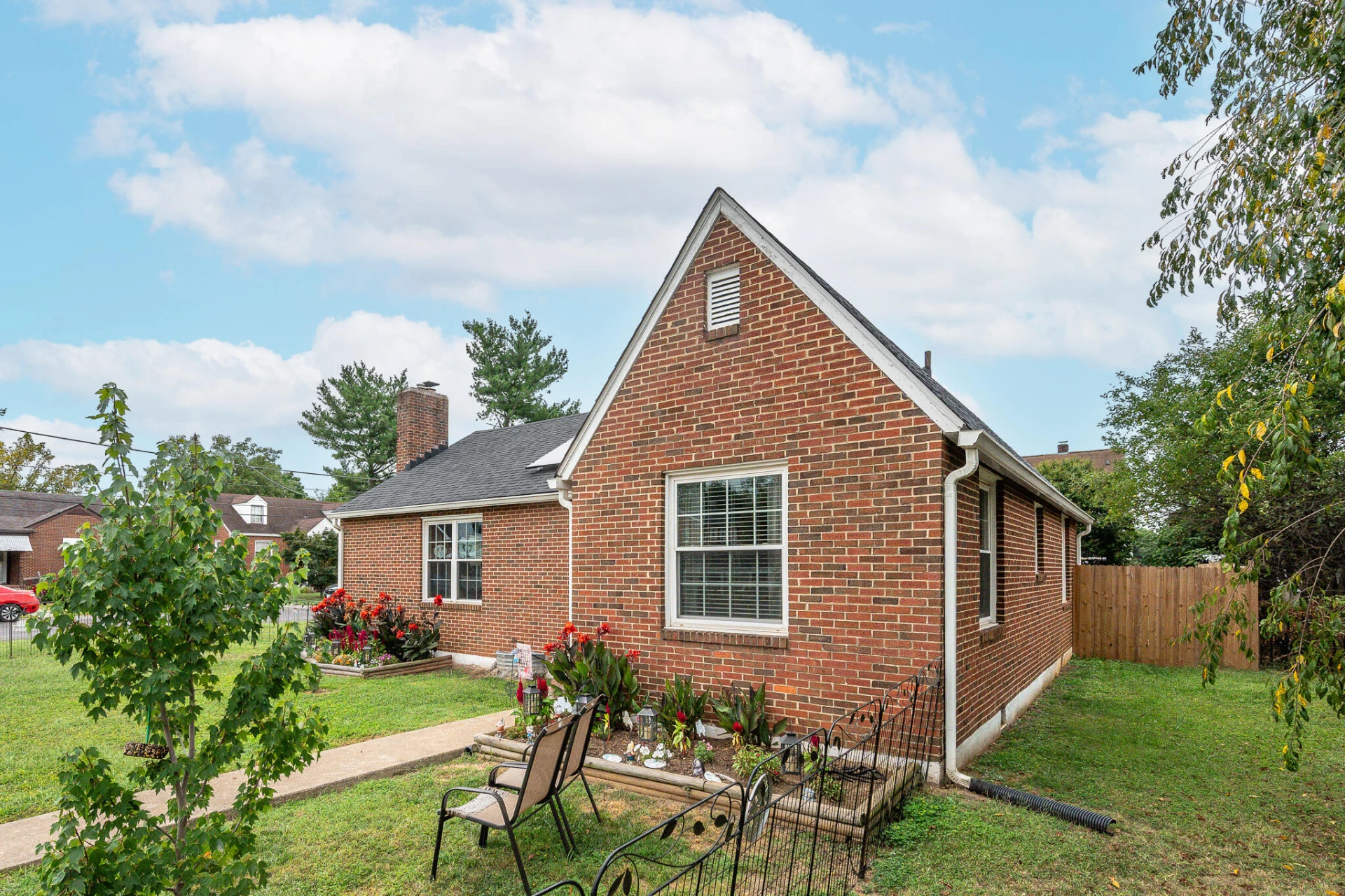 2804 Bradley ST NE - Photo 2