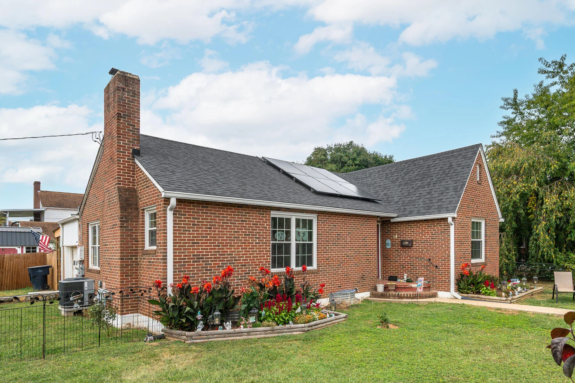 2804 Bradley ST NE - Photo 3