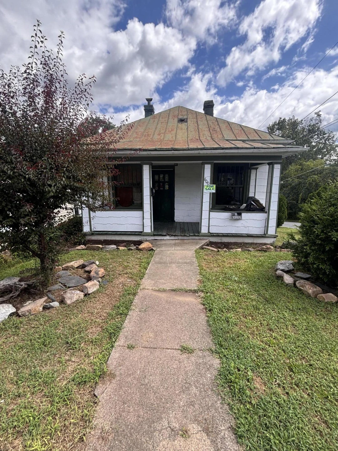 600 Brussels AVE