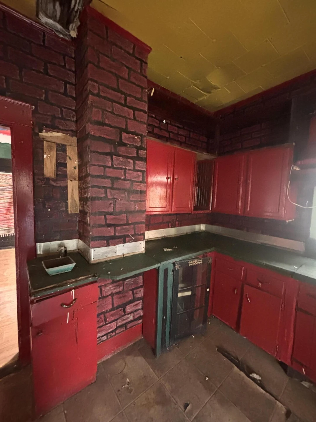 600 Brussels AVE - Photo 16