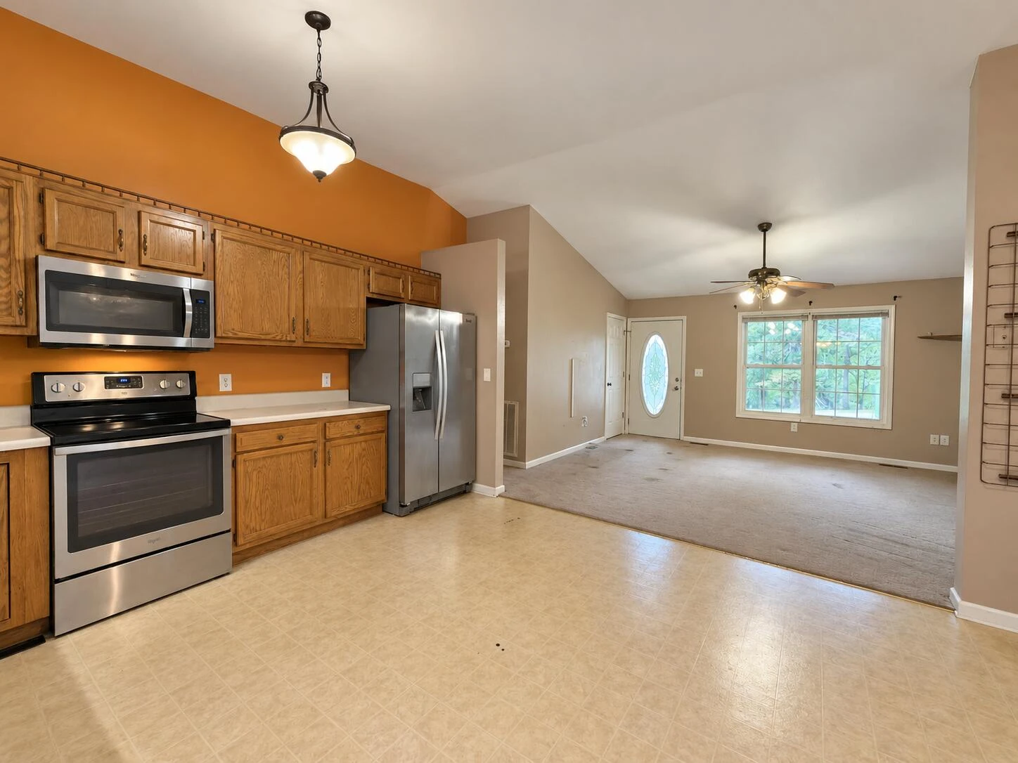 1106 Ellis LN - Photo 5