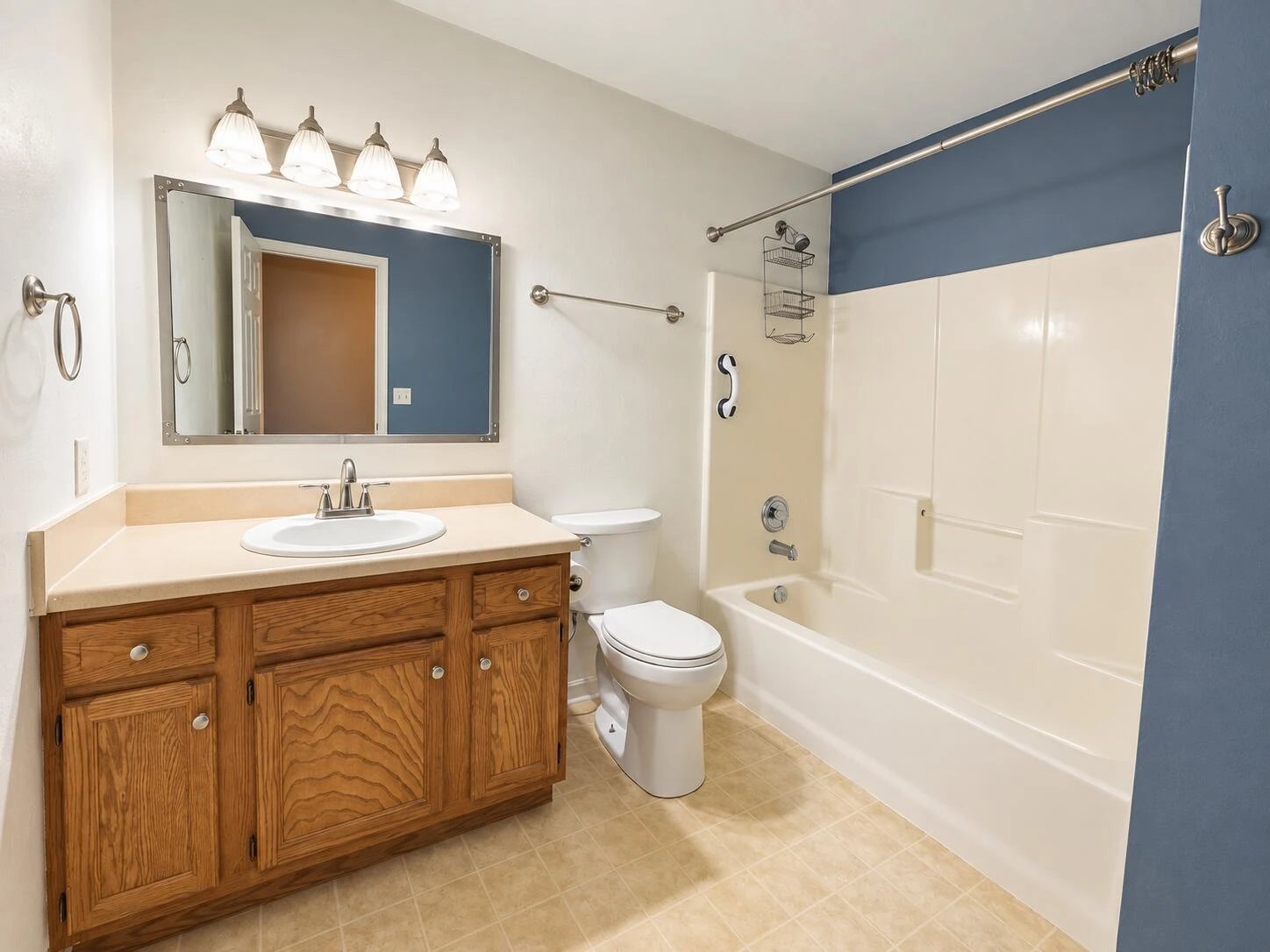 1106 Ellis LN - Photo 7