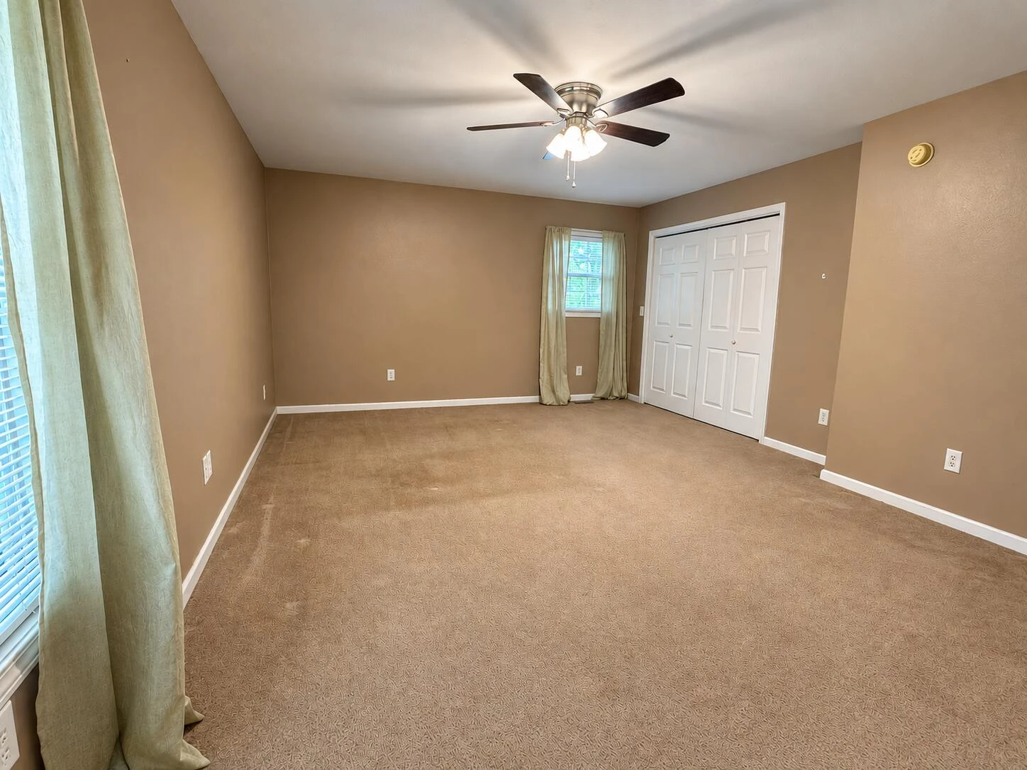 1106 Ellis LN - Photo 9