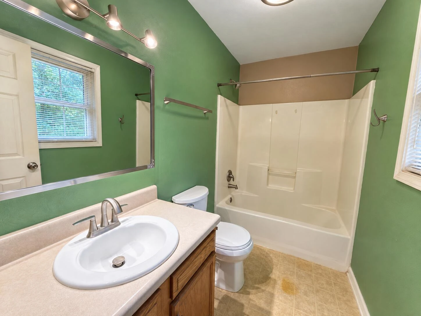 1106 Ellis LN - Photo 10
