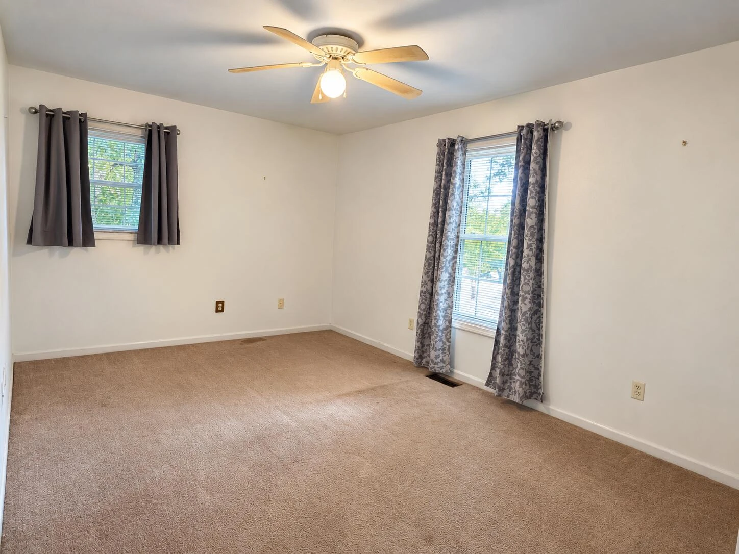 1106 Ellis LN - Photo 12