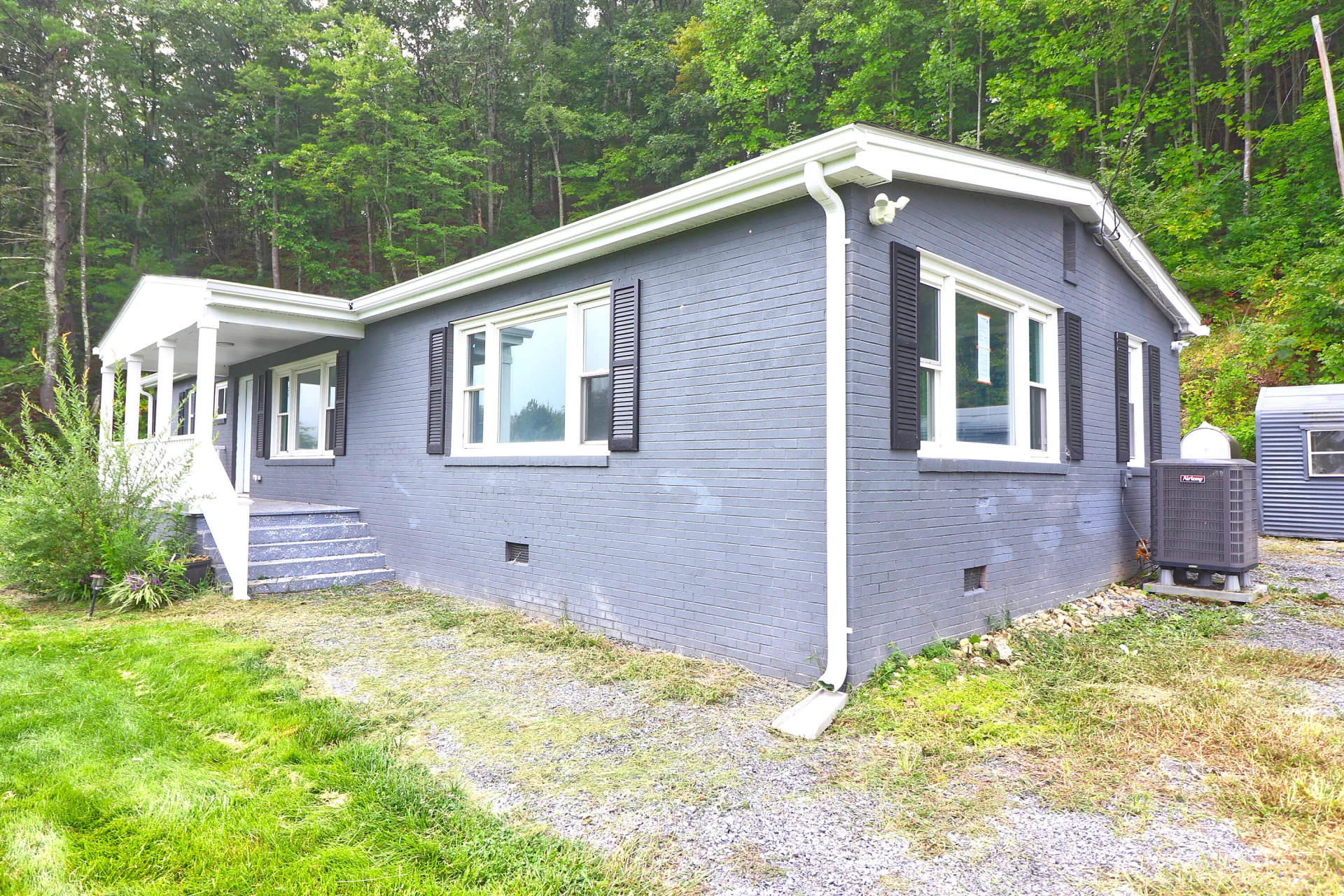 23133 Botetourt RD - Photo 3