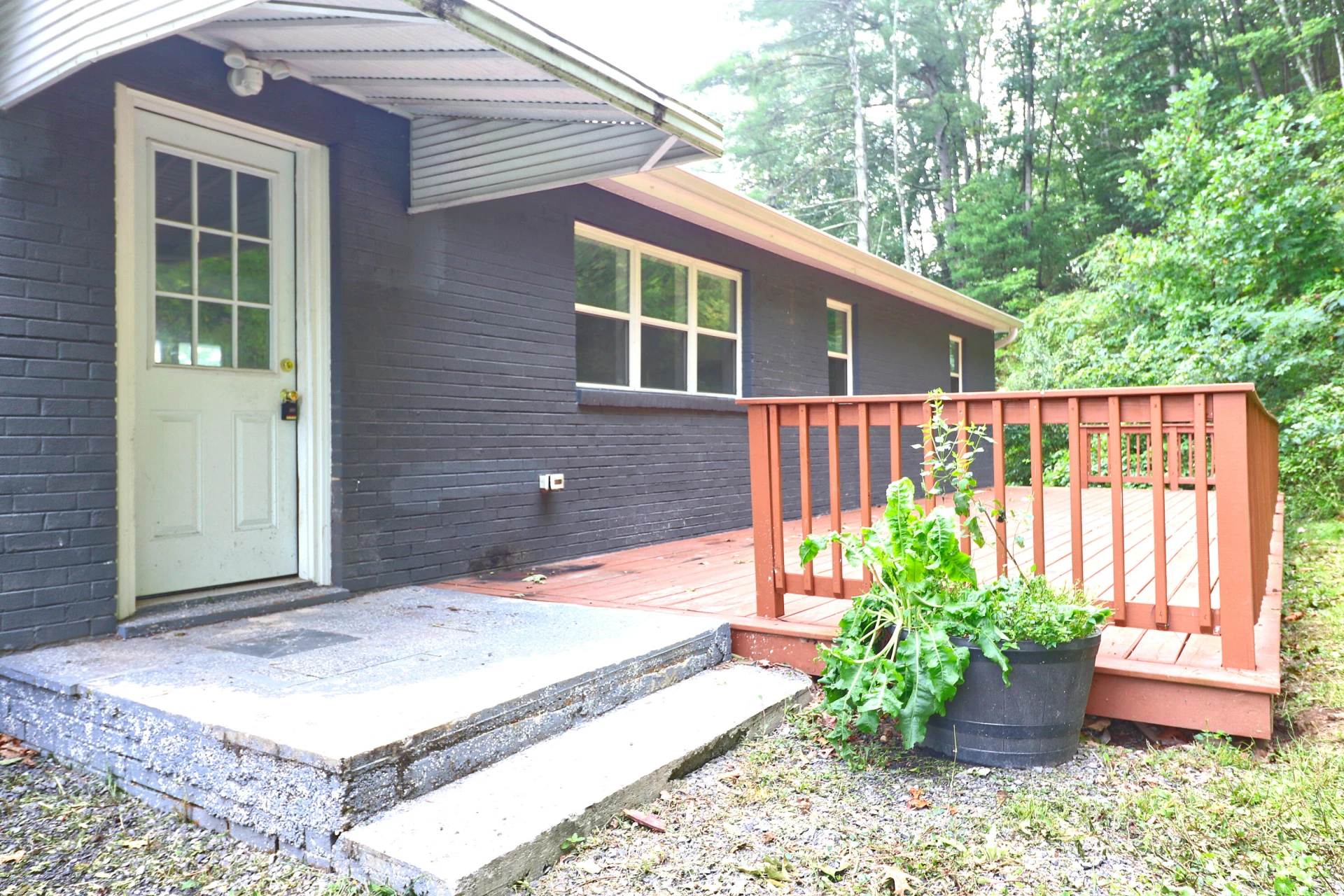 23133 Botetourt RD - Photo 4