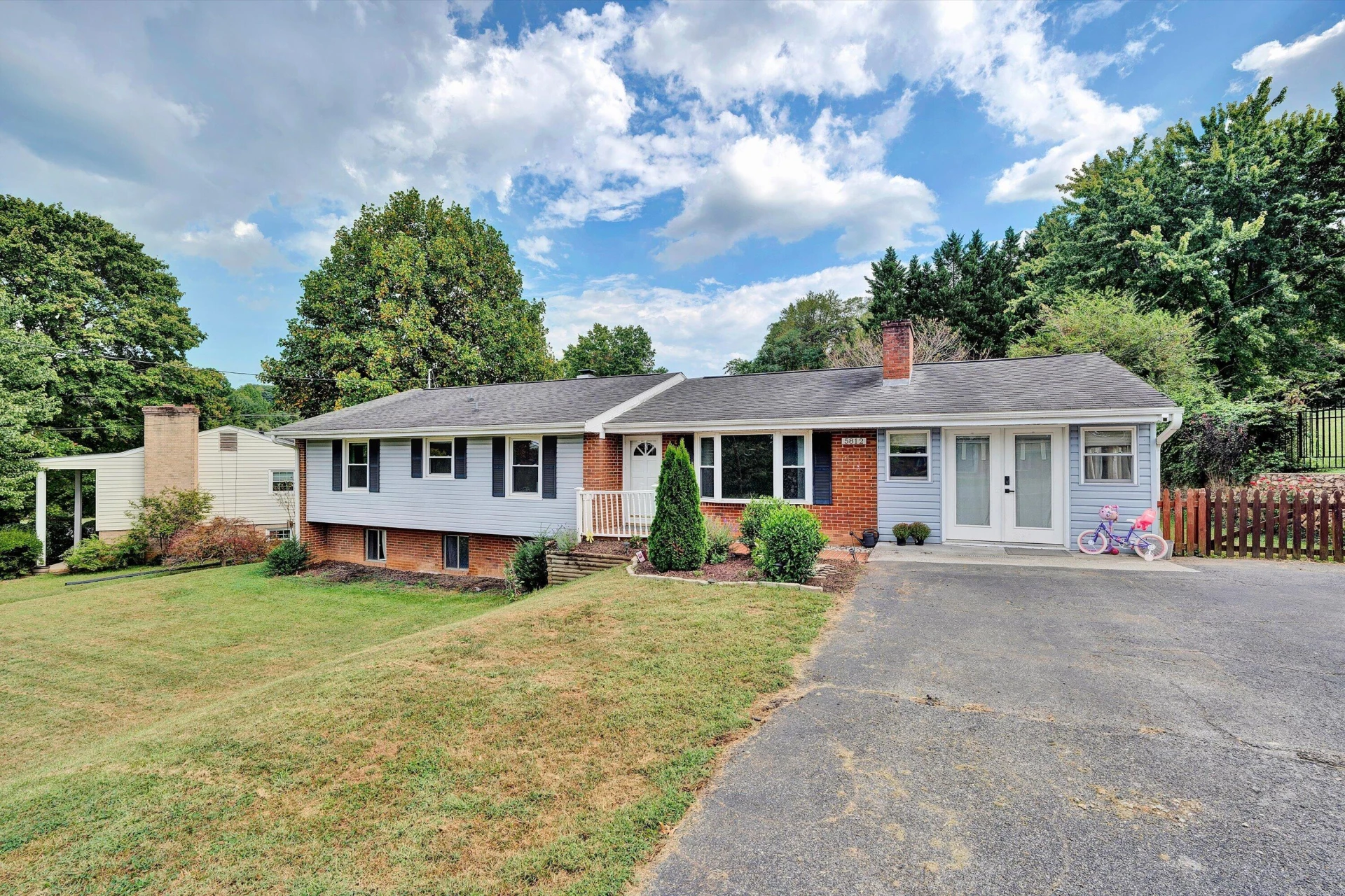 5812 Knowles DR - Photo 3