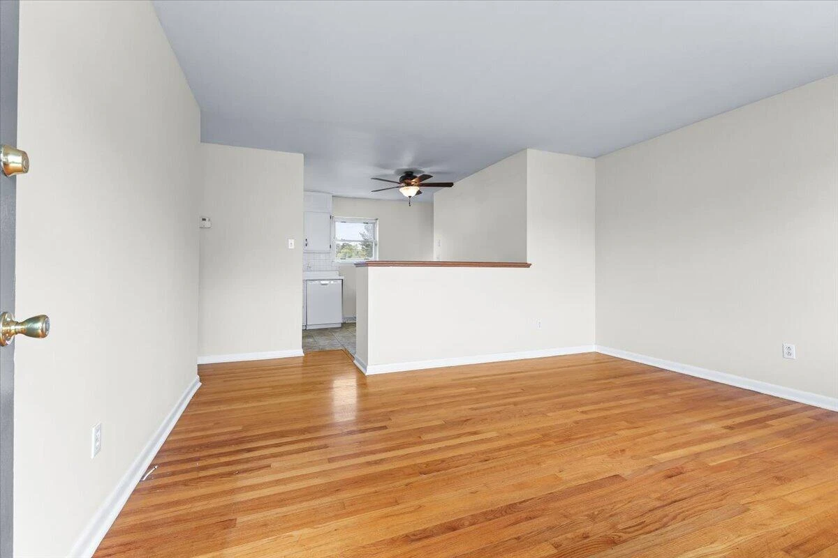 913 Dominion LN - Photo 5