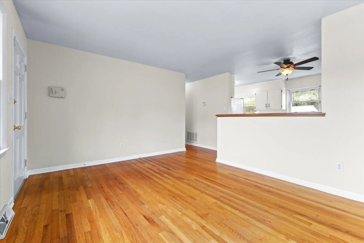913 Dominion LN - Photo 6