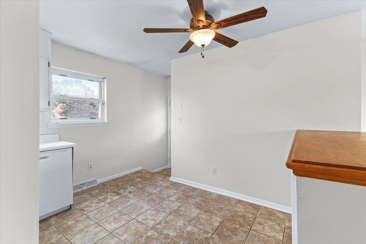 913 Dominion LN - Photo 8