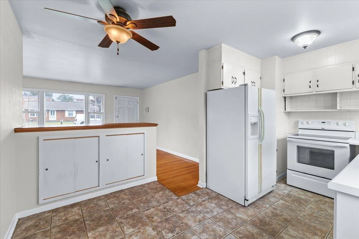 913 Dominion LN - Photo 10