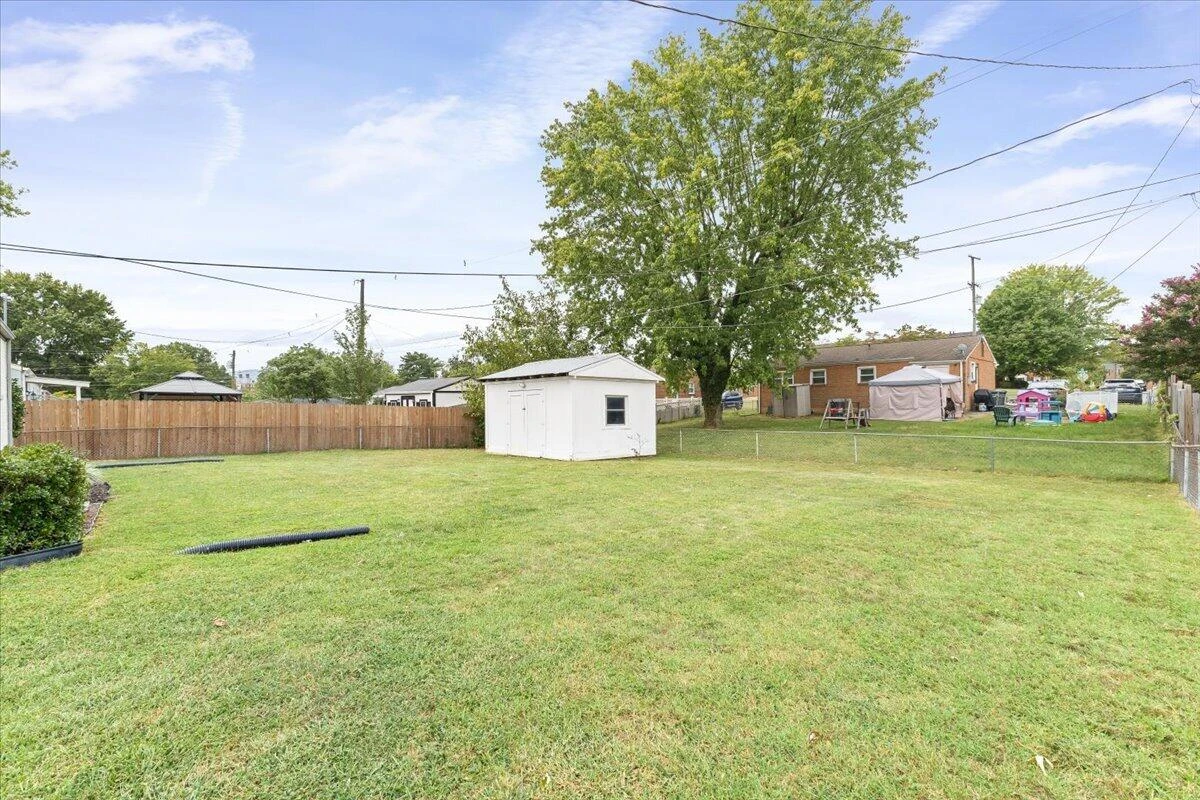 913 Dominion LN - Photo 35