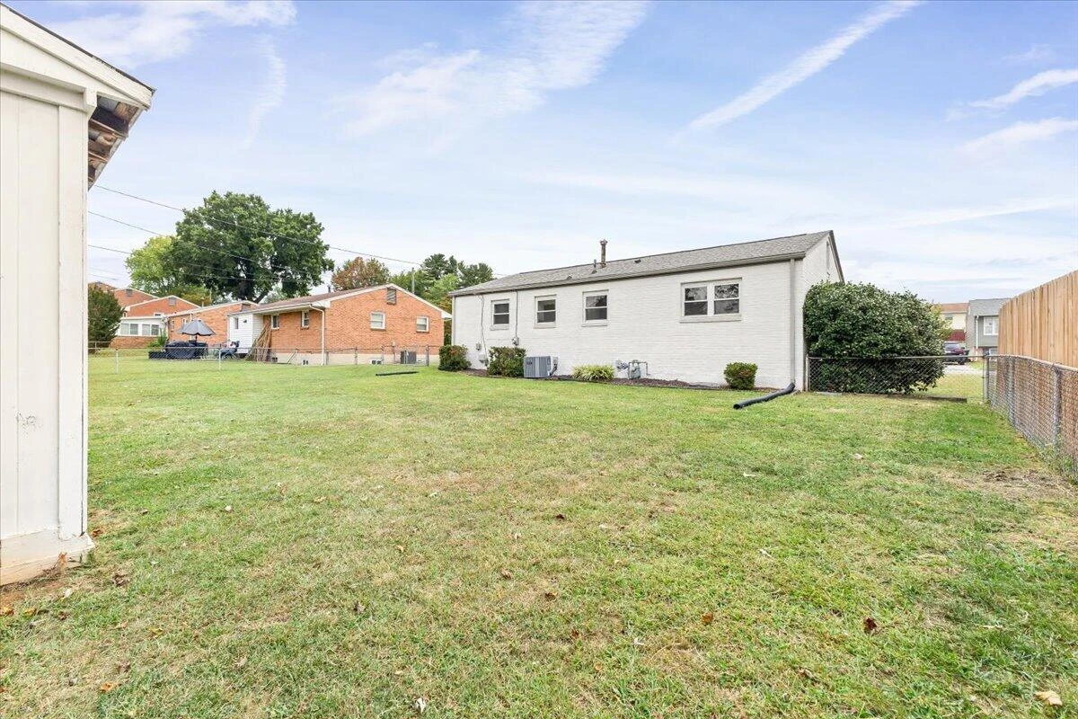 913 Dominion LN - Photo 38