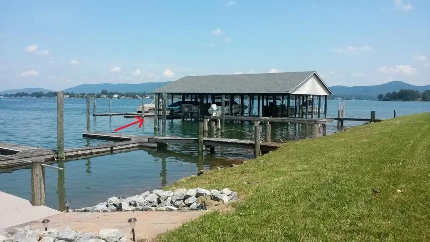 425 Belle Isle DR