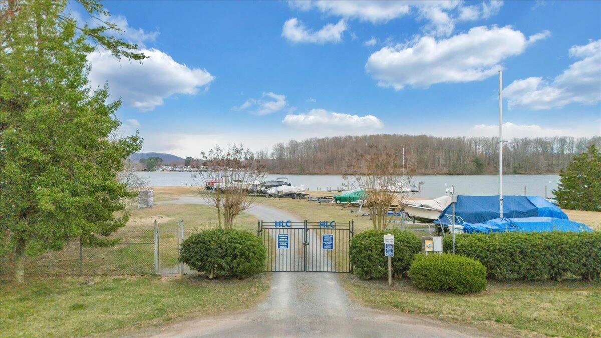425 Belle Isle DR - Photo 23