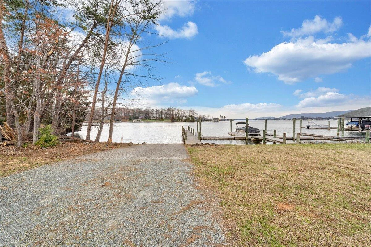 425 Belle Isle DR - Photo 24