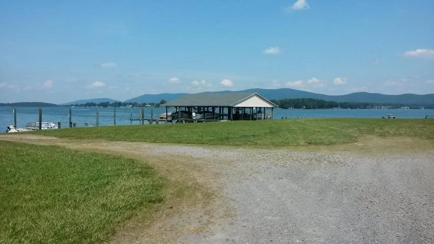 425 Belle Isle DR - Photo 42