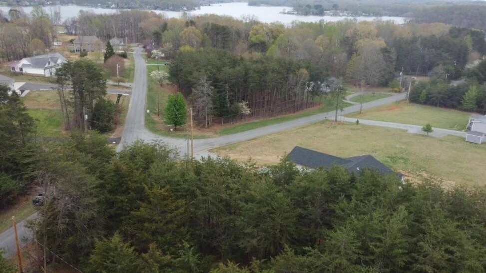 425 Belle Isle DR - Photo 20