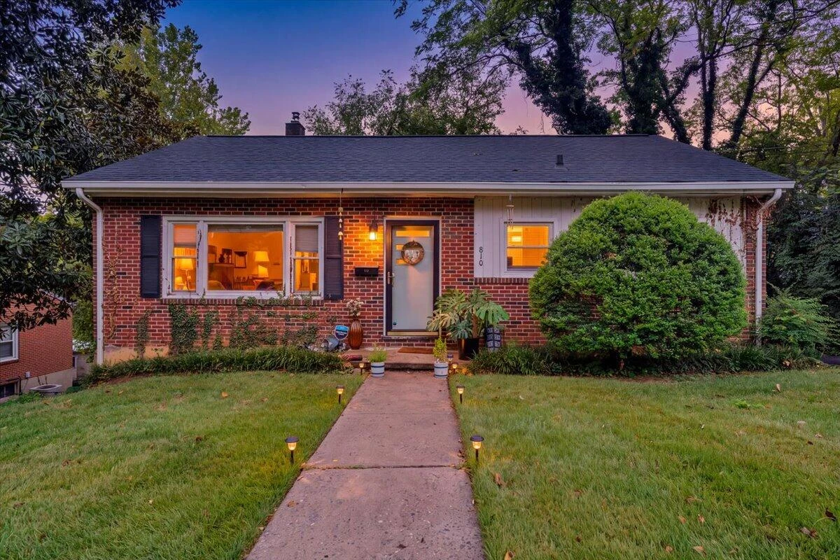 810-812 Welton AVE SW