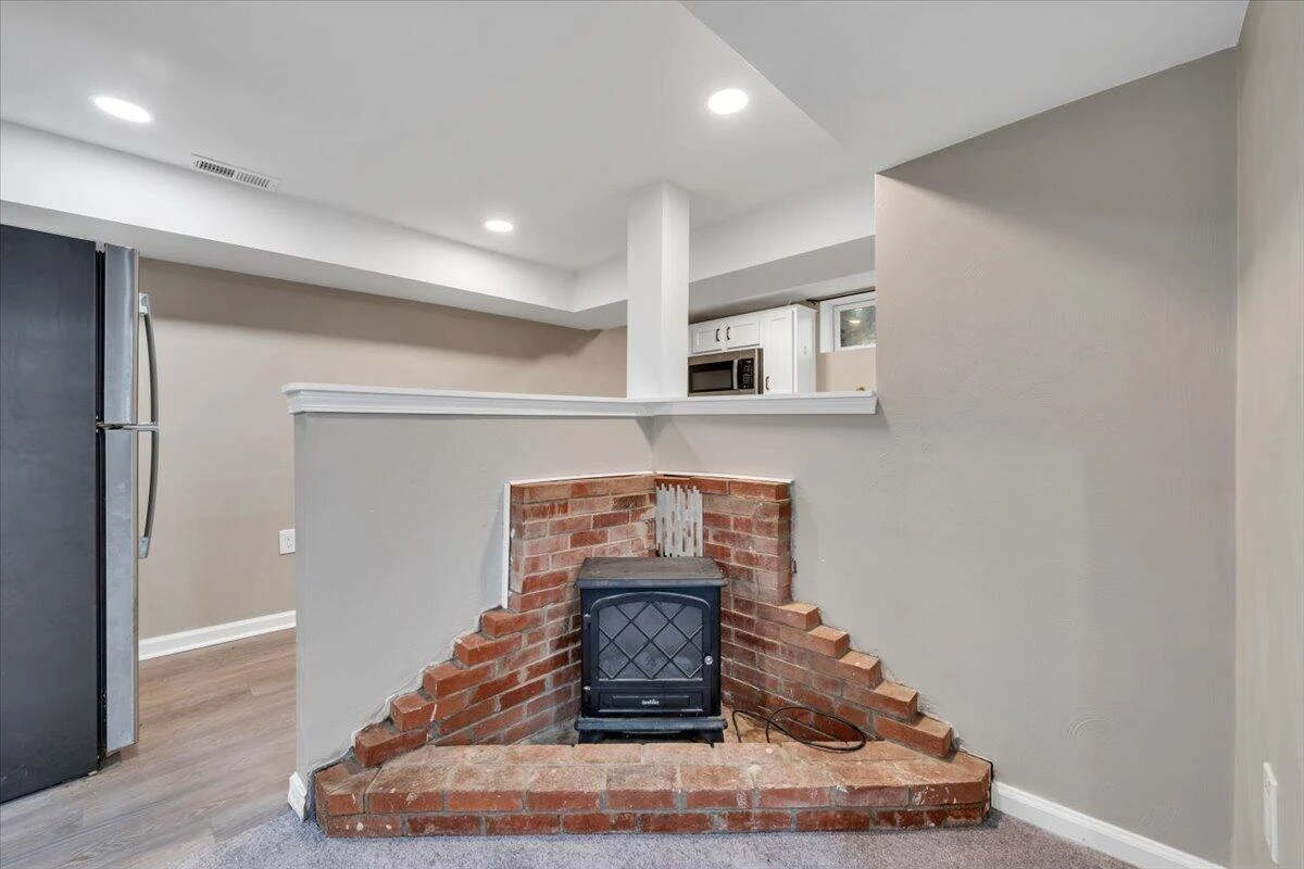 810-812 Welton AVE SW - Photo 7