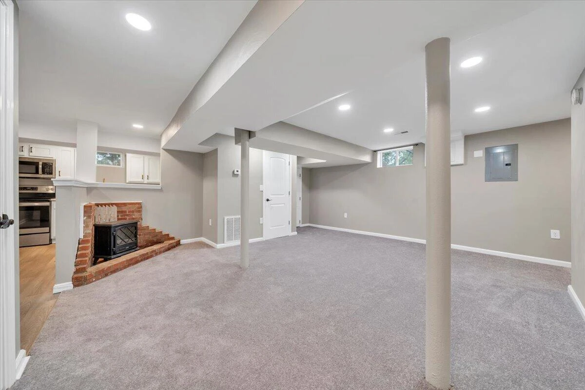 810-812 Welton AVE SW - Photo 8