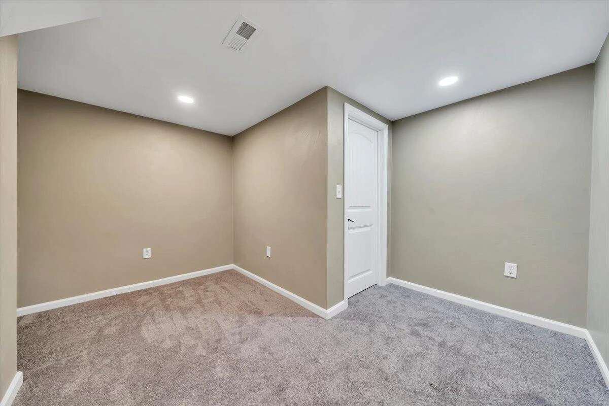 810-812 Welton AVE SW - Photo 20