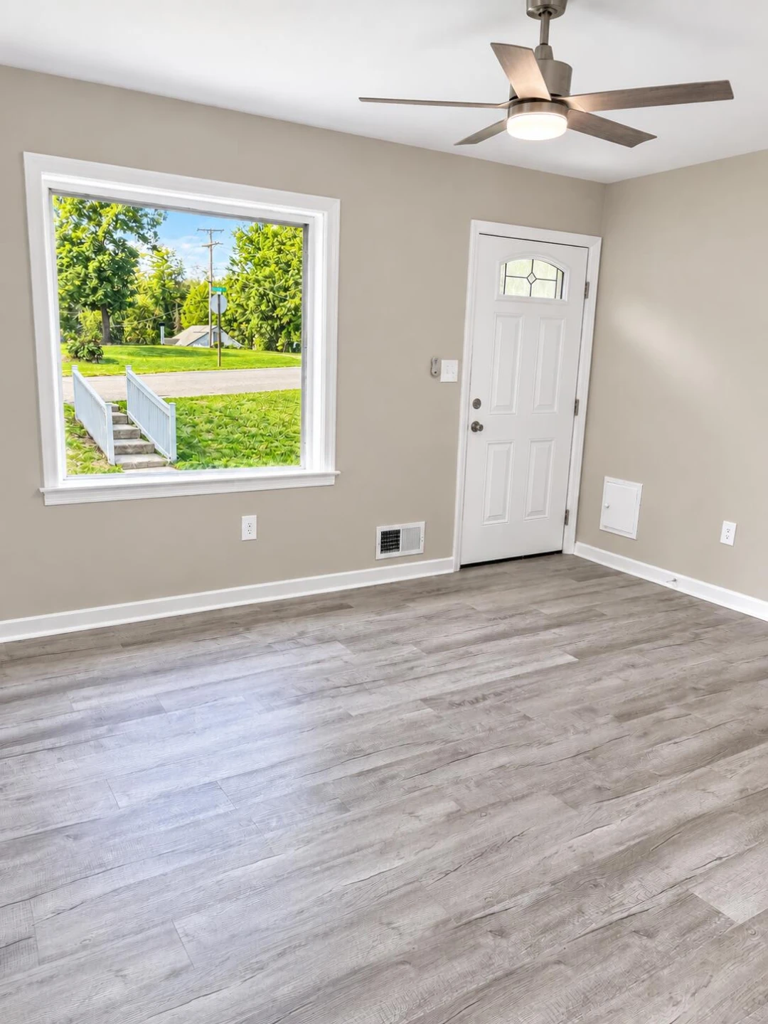 3937 Kentucky AVE NW - Photo 3