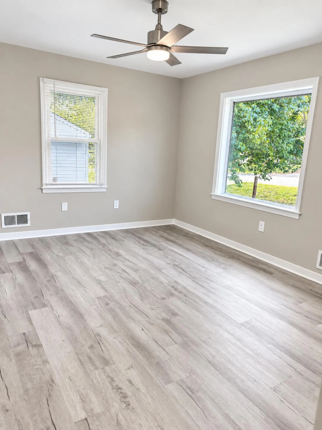 3937 Kentucky AVE NW - Photo 4
