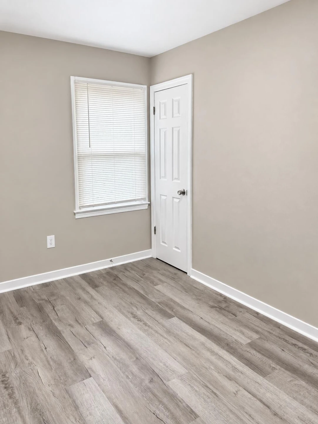 3937 Kentucky AVE NW - Photo 5