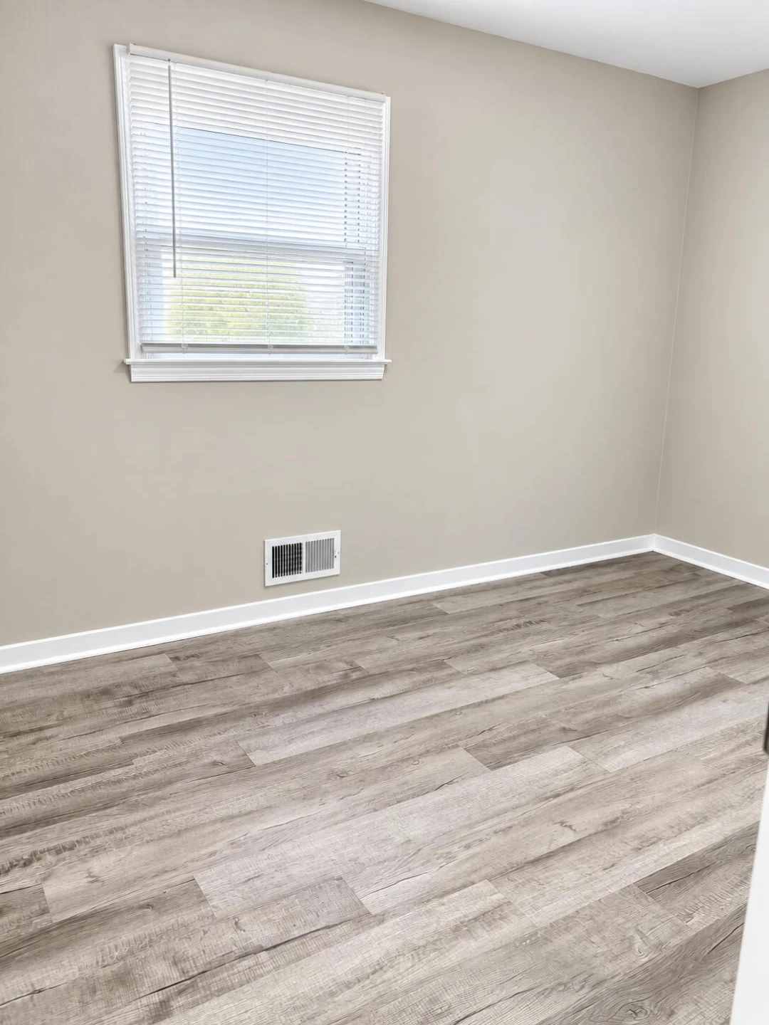 3937 Kentucky AVE NW - Photo 6