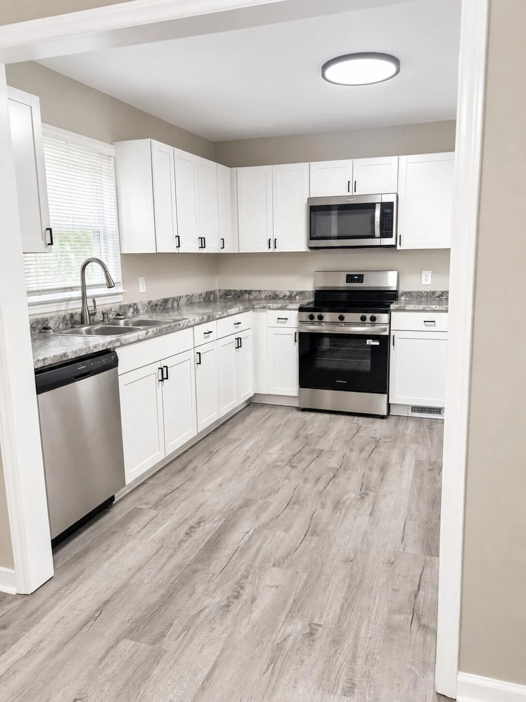 3937 Kentucky AVE NW - Photo 12