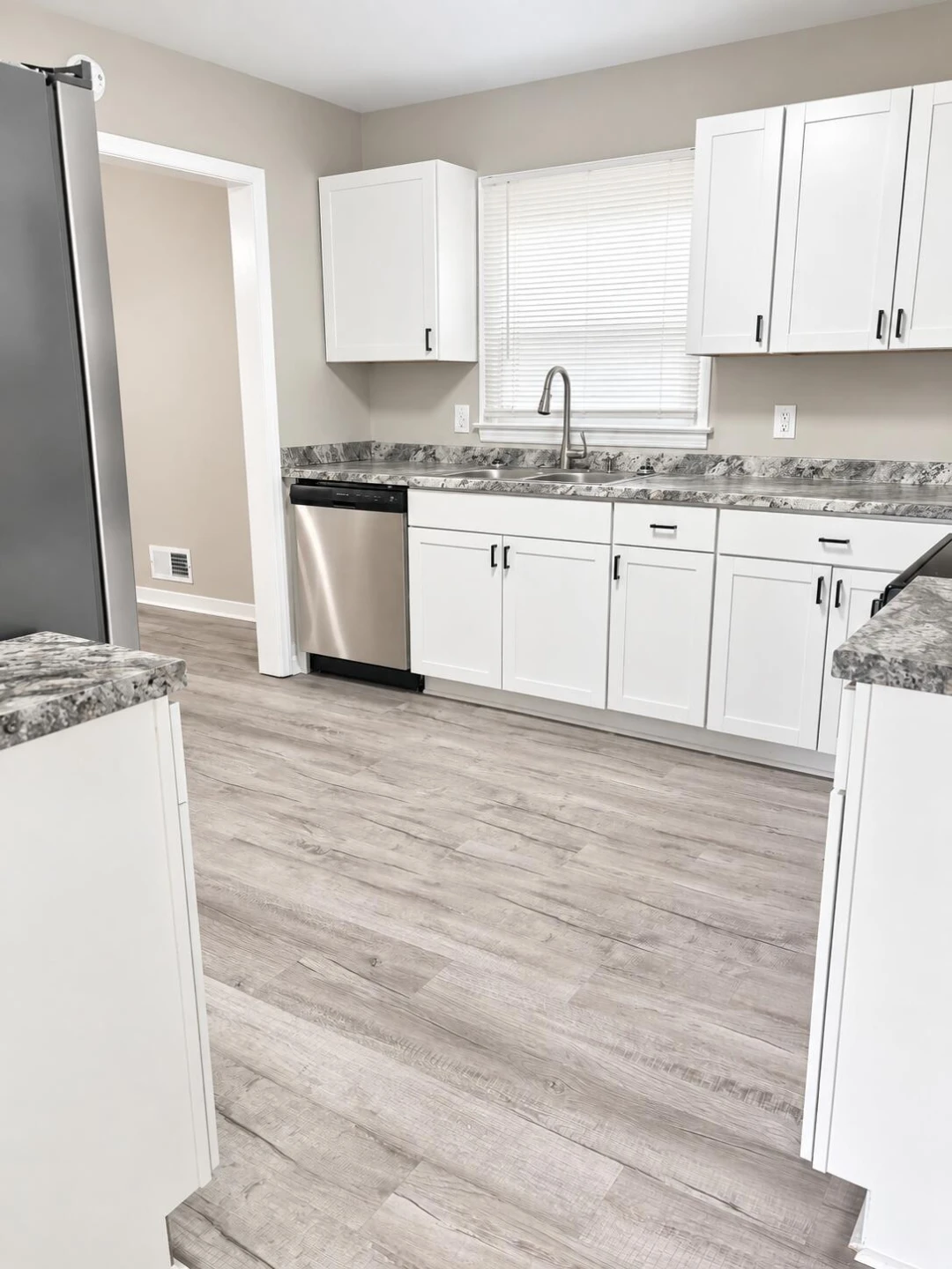 3937 Kentucky AVE NW - Photo 13