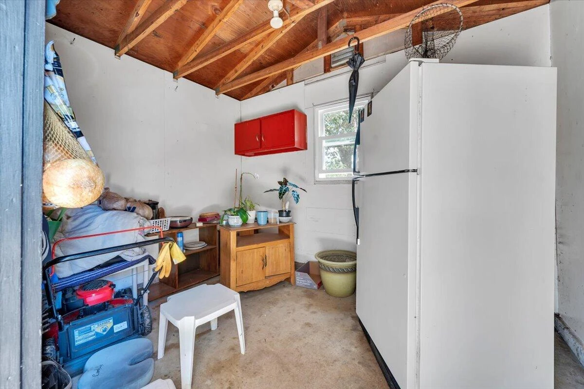 2601 Hebert ST NW - Photo 16