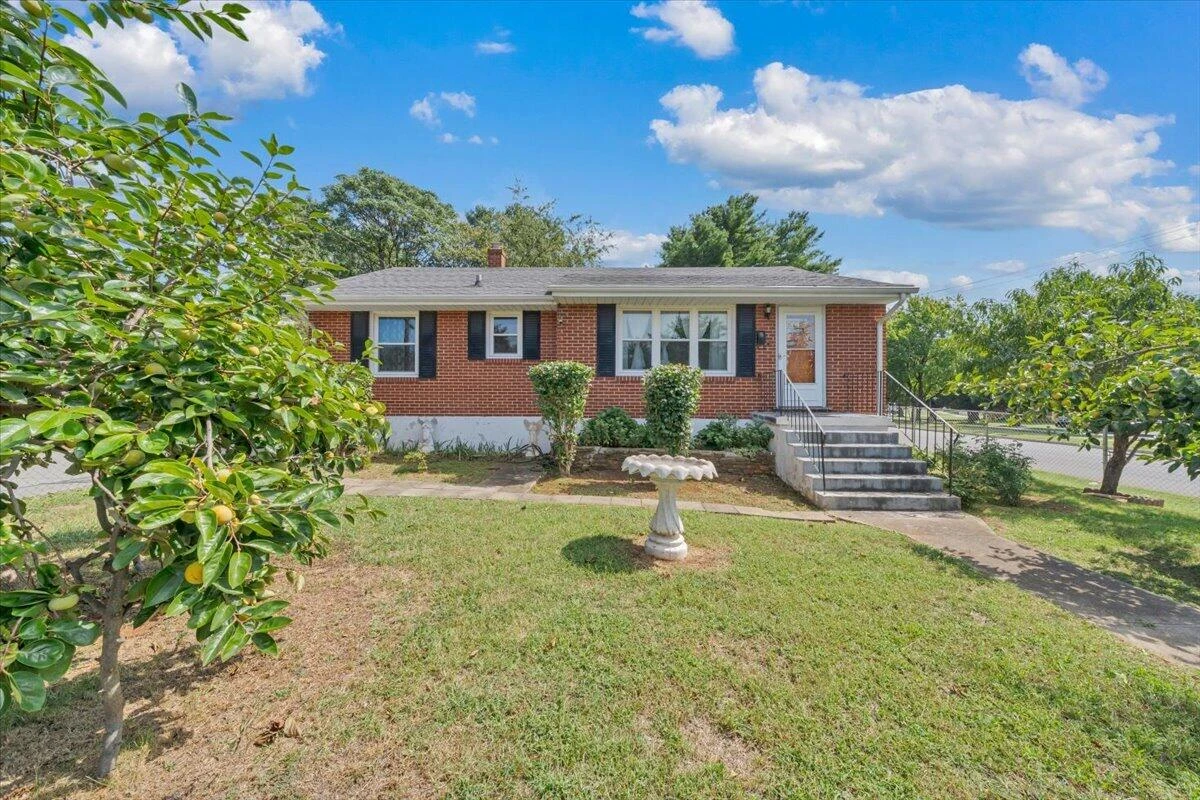 2601 Hebert ST NW - Photo 23
