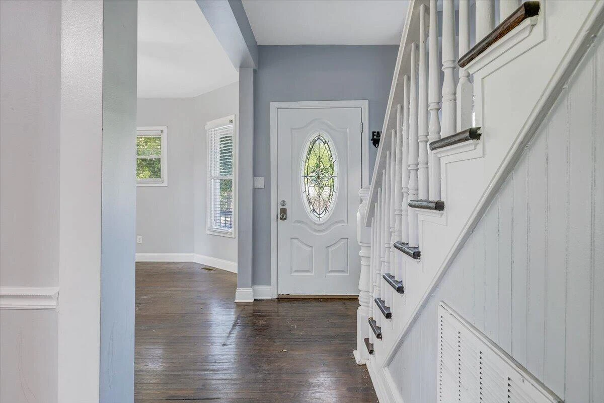 1524 Salem AVE SW - Photo 3