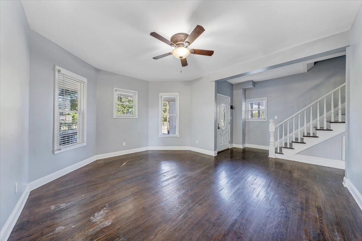 1524 Salem AVE SW - Photo 5