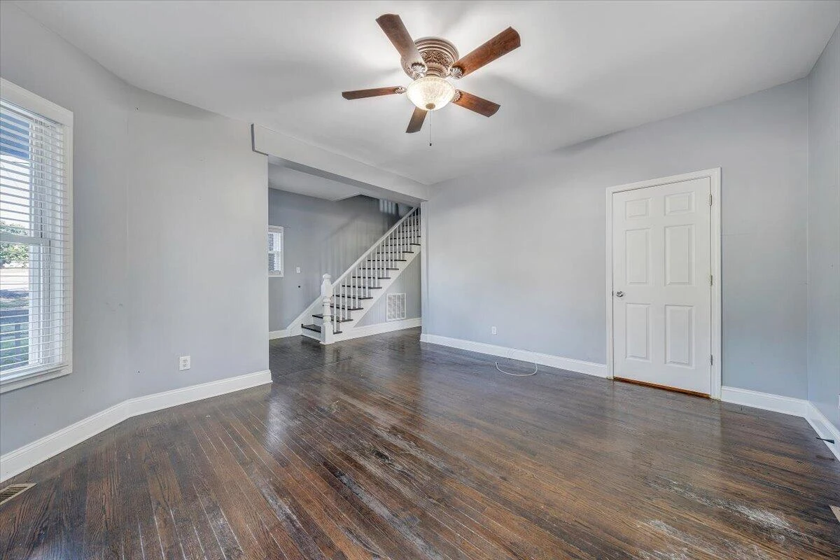 1524 Salem AVE SW - Photo 6