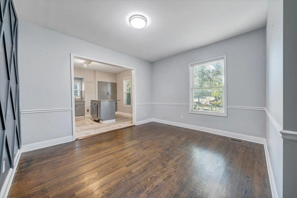 1524 Salem AVE SW - Photo 8