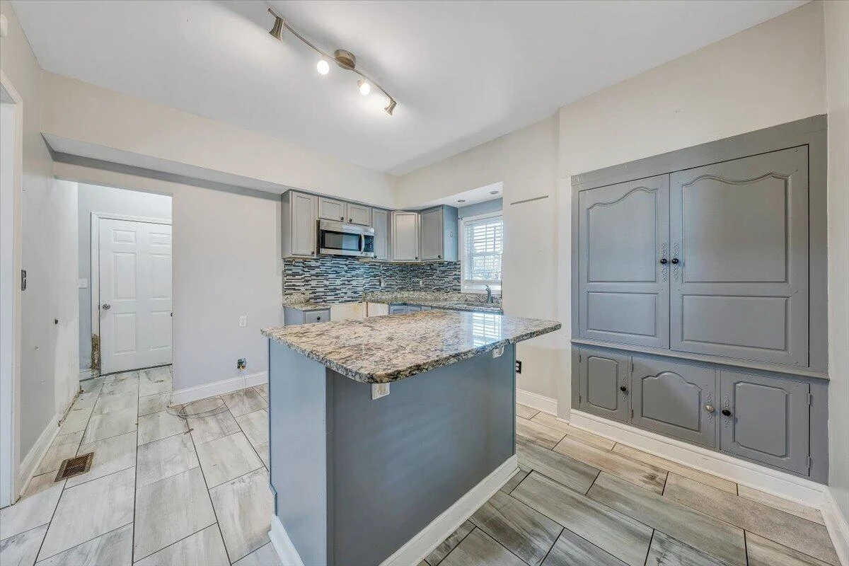 1524 Salem AVE SW - Photo 15