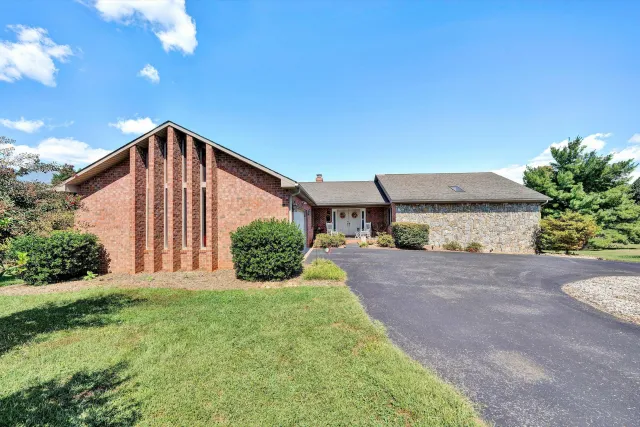 103 April LN, Vinton, VA, 24179