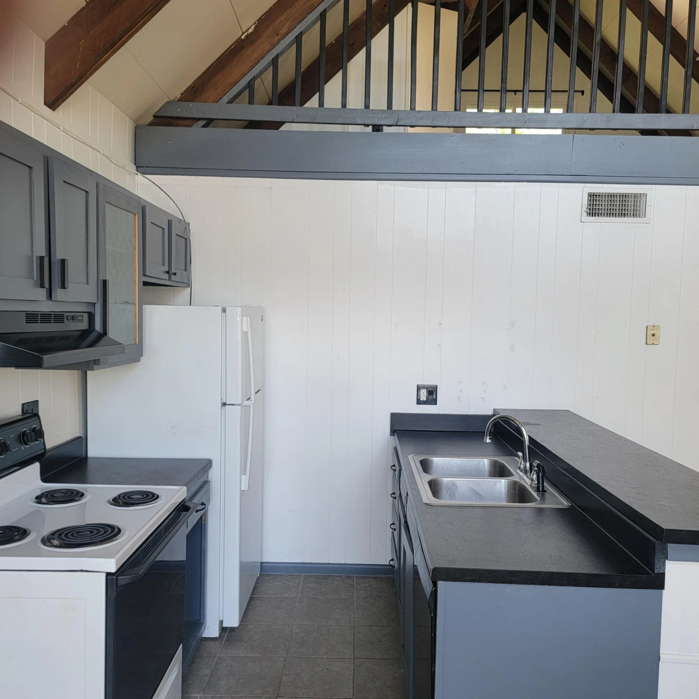 617 Riverland RD SE - Photo 3