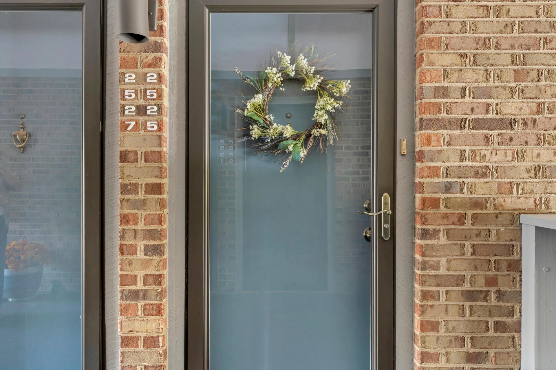 2525 Gatehouse LN - Photo 2